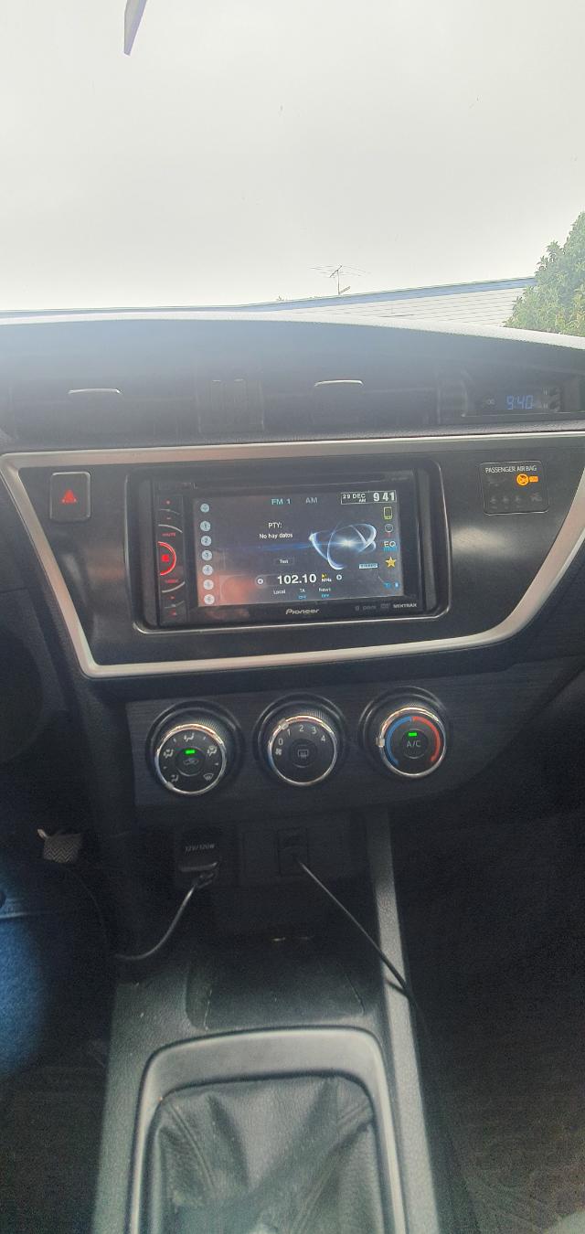 Toyota Auris LEI 6MT año 2014